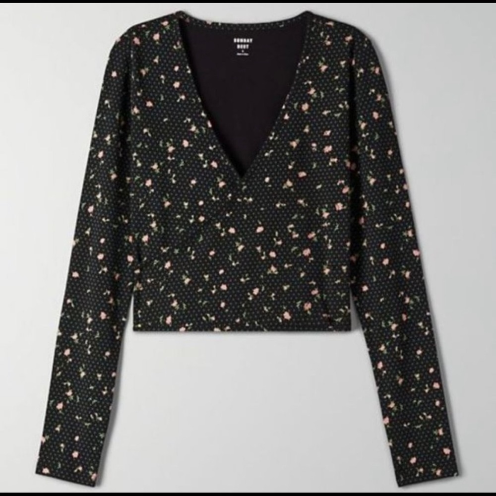 Aritzia Floral Longsleeve Size Large